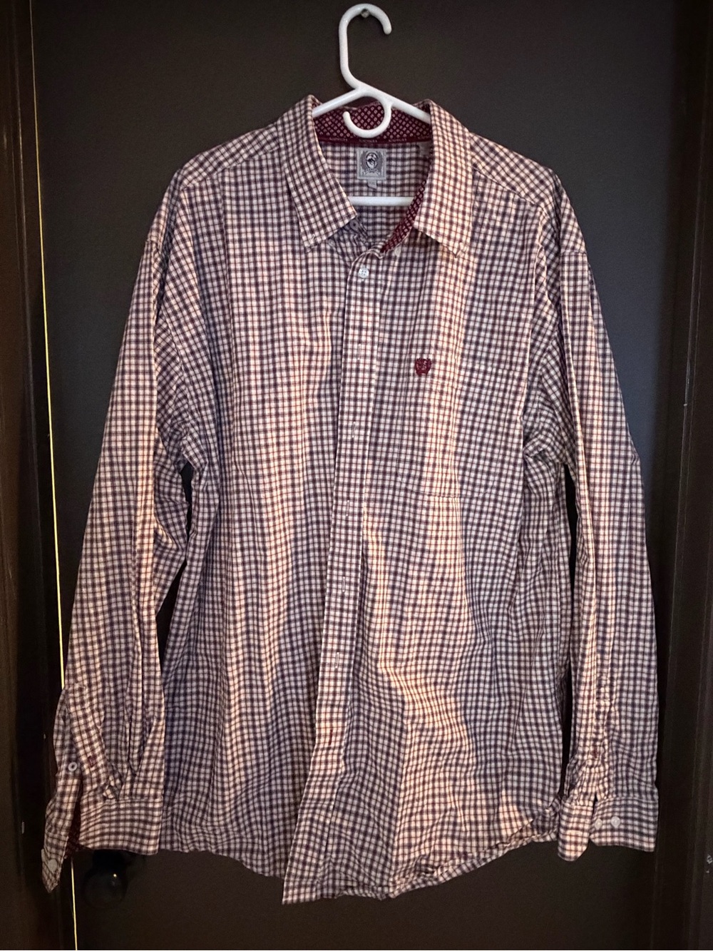Cinch Men's Button-Down Checked Shirt in Burgundy and White